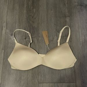 NWT SKIMS WIRELESS FORM PUSH-UP PLUNGE BRA